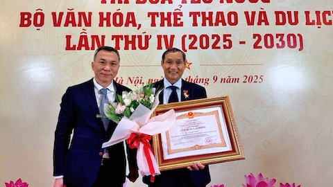 HLV Mai Đức Chung vinh dự nhận danh hiệu Anh hùng Lao động